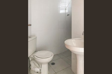 Banheiro de apartamento para alugar com 2 quartos, 50m² em Chácara Inglesa, São Paulo