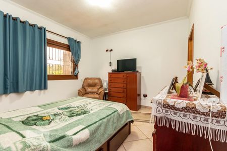 Suíte  de casa à venda com 4 quartos, 370m² em Vila Ré, São Paulo