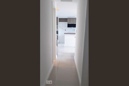 Corredor de apartamento para alugar com 2 quartos, 57m² em Taquara, Rio de Janeiro