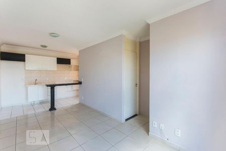 Sala de apartamento para alugar com 3 quartos, 55m² em Vila Marieta, Campinas