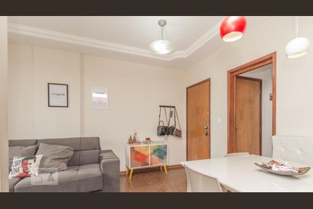 Sala de apartamento para alugar com 3 quartos, 70m² em Santa Efigênia, Belo Horizonte