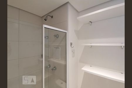 Banheiro de apartamento para alugar com 1 quarto, 41m² em Real Parque, São Paulo