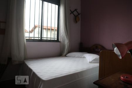 Quarto 1 de casa para alugar com 3 quartos, 90m² em Santa Mônica, Belo Horizonte