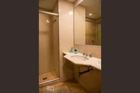Banheiro de apartamento para alugar com 1 quarto, 55m² em Copacabana, Rio de Janeiro