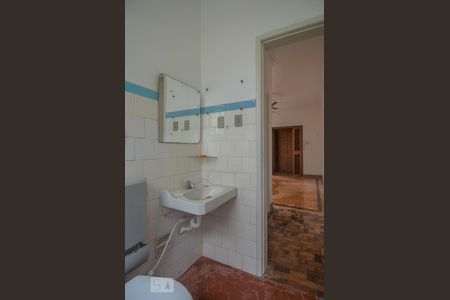 Banheiro de apartamento para alugar com 1 quarto, 50m² em Partenon, Porto Alegre