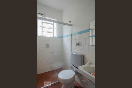 Banheiro de apartamento para alugar com 1 quarto, 50m² em Partenon, Porto Alegre