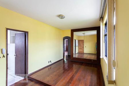 Sala de apartamento à venda com 3 quartos, 120m² em Santa Efigênia, Belo Horizonte