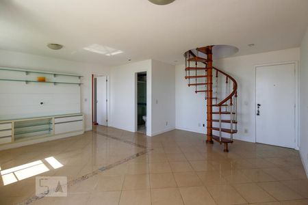 Sala de apartamento para alugar com 2 quartos, 123m² em Recreio dos Bandeirantes, Rio de Janeiro