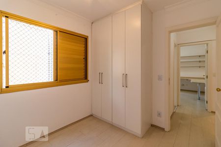 Quarto 1 de apartamento para alugar com 3 quartos, 107m² em Alphaville Industrial, Barueri