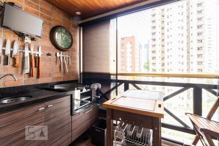 Varanda de apartamento à venda com 4 quartos, 100m² em Moema, São Paulo