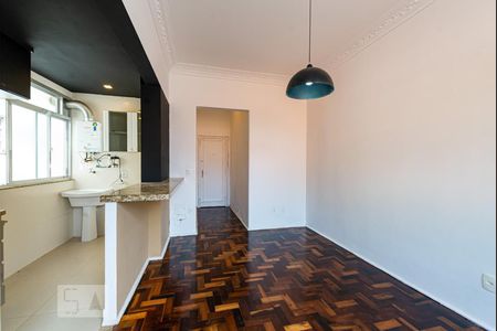 Sala de apartamento para alugar com 2 quartos, 62m² em Leblon, Rio de Janeiro