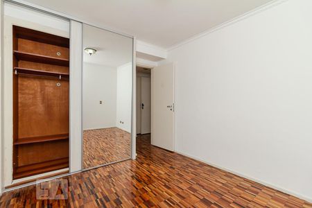 Primeiro dormitório de apartamento à venda com 2 quartos, 90m² em Moema, São Paulo