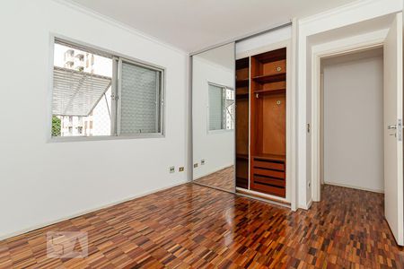 Primeiro dormitório de apartamento à venda com 2 quartos, 90m² em Moema, São Paulo