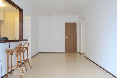 Sala de apartamento para alugar com 1 quarto, 54m² em Barra da Tijuca, Rio de Janeiro