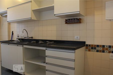 Cozinha de apartamento para alugar com 1 quarto, 54m² em Barra da Tijuca, Rio de Janeiro