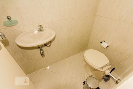 Lavabo de apartamento para alugar com 2 quartos, 64m² em Vila Anglo Brasileira, São Paulo