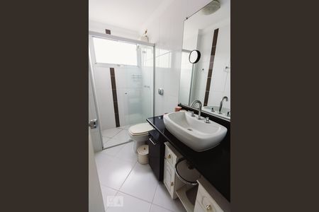 Banheiro de apartamento para alugar com 2 quartos, 64m² em Vila Anglo Brasileira, São Paulo