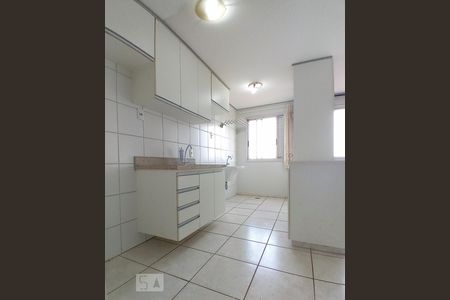 Cozinha de apartamento para alugar com 2 quartos, 45m² em Taguatinga Norte (taguatinga), Brasília