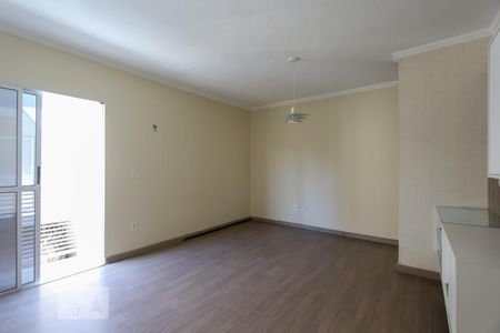 Sala de casa para alugar com 2 quartos, 60m² em Jardim Maria Duarte, São Paulo