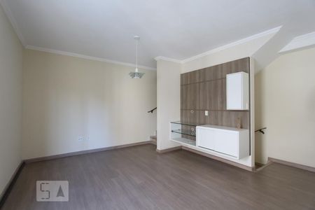 Sala de casa para alugar com 2 quartos, 60m² em Jardim Maria Duarte, São Paulo