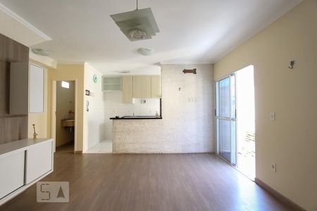 Sala de casa para alugar com 2 quartos, 60m² em Jardim Maria Duarte, São Paulo