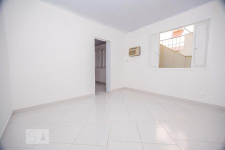 Quarto de casa para alugar com 1 quarto, 56m² em Santa Rosa, Niterói