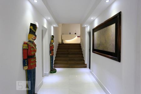 Entrada de casa à venda com 6 quartos, 500m² em Jardim Vitoria Regia (zona Oeste), São Paulo