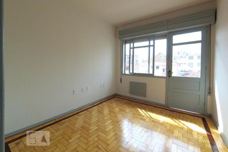 Quarto de apartamento para alugar com 2 quartos, 72m² em Passo da Areia, Porto Alegre