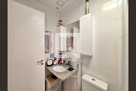 Banheiro de apartamento à venda com 2 quartos, 48m² em Barra Funda, São Paulo