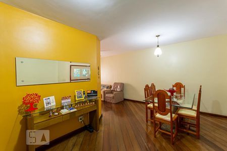 Sala de apartamento à venda com 2 quartos, 87m² em Icaraí, Niterói