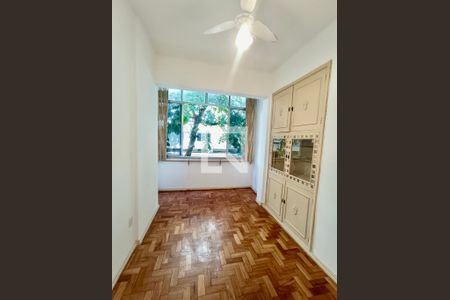 Quarto 1 de apartamento à venda com 2 quartos, 80m² em Copacabana, Rio de Janeiro