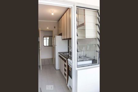 Cozinha de apartamento para alugar com 2 quartos, 70m² em Carvoeira, Florianópolis