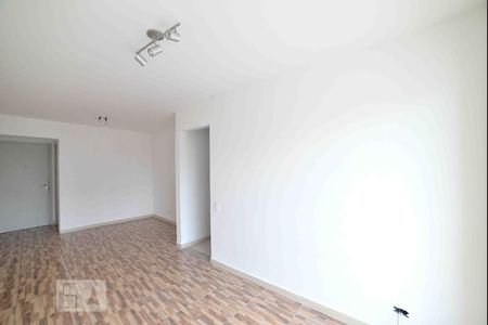 Sala de apartamento para alugar com 3 quartos, 65m² em Vila Firmiano Pinto, São Paulo