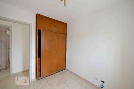 Quarto 2 de apartamento para alugar com 3 quartos, 65m² em Vila Firmiano Pinto, São Paulo