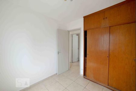 Quarto 2 de apartamento para alugar com 3 quartos, 65m² em Vila Firmiano Pinto, São Paulo