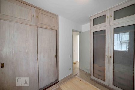 Quarto 1 de apartamento para alugar com 3 quartos, 65m² em Vila Firmiano Pinto, São Paulo