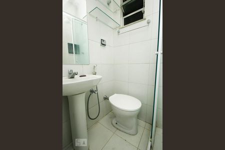 Banheiro de kitnet/studio à venda com 1 quarto, 23m² em Flamengo, Rio de Janeiro