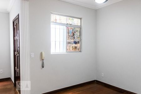 Sala de casa de condomínio para alugar com 3 quartos, 94m² em São Luiz, Belo Horizonte