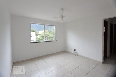 Sala de apartamento para alugar com 2 quartos, 87m² em Jacarepaguá, Rio de Janeiro