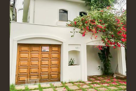Casa à venda com 440m², 4 quartos e 2 vagasFachada 
