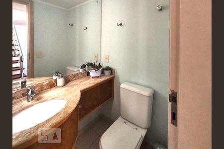 Banheiro de casa de condomínio à venda com 3 quartos, 310m² em Vila São Silvestre, São Paulo