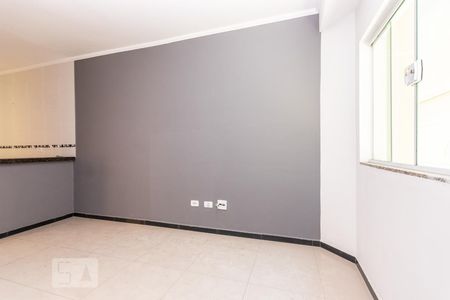 Sala de casa de condomínio à venda com 2 quartos, 62m² em Parada Xv de Novembro, São Paulo