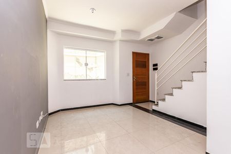 Sala de casa de condomínio à venda com 2 quartos, 62m² em Parada Xv de Novembro, São Paulo