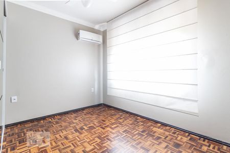 Dormitório de apartamento à venda com 1 quarto, 84m² em Vila Ipiranga, Porto Alegre