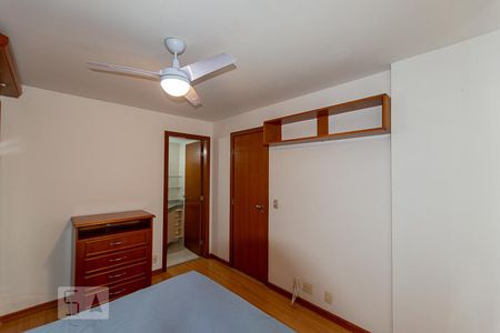 Suite  de apartamento à venda com 2 quartos, 80m² em Ingá, Niterói