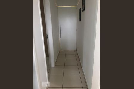 corredor de apartamento para alugar com 3 quartos, 69m² em Paraíso do Morumbi, São Paulo