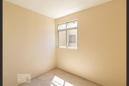 Quarto 3 de apartamento para alugar com 3 quartos, 50m² em Uberaba, Curitiba