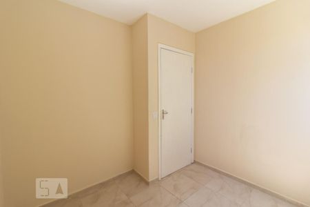 Quarto 3 de apartamento para alugar com 3 quartos, 50m² em Uberaba, Curitiba