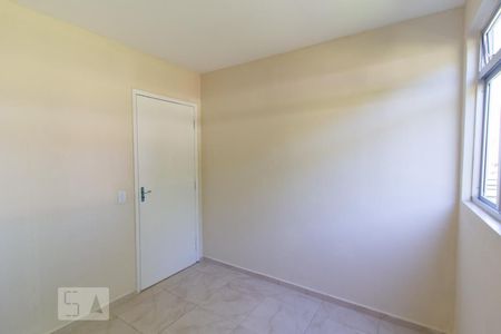 Quarto 1 de apartamento para alugar com 3 quartos, 50m² em Uberaba, Curitiba