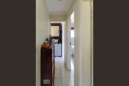 Corredor de apartamento à venda com 2 quartos, 60m² em Jardim Tranquilidade, Guarulhos